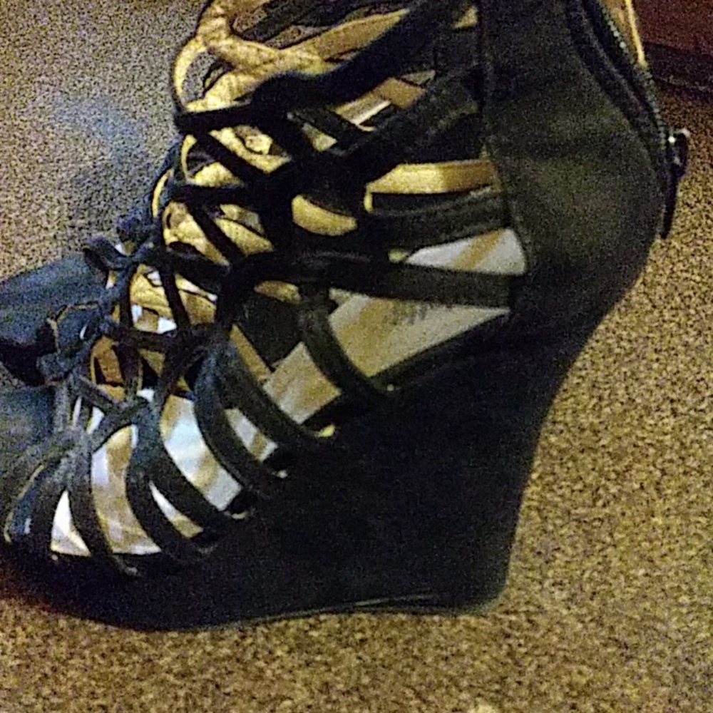 Black High wadeges